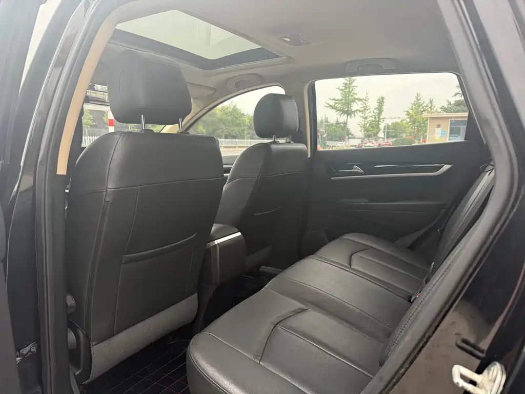 DONGFENG AEOLUS AX7 2015