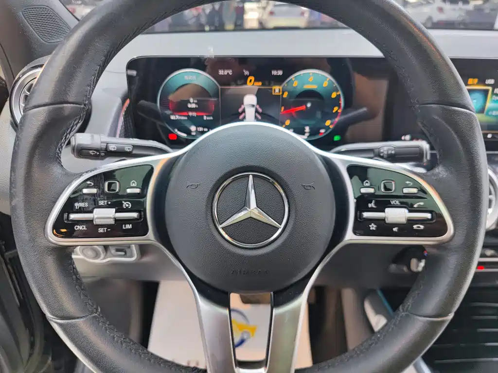 MERCEDES BENZ GLB 2021