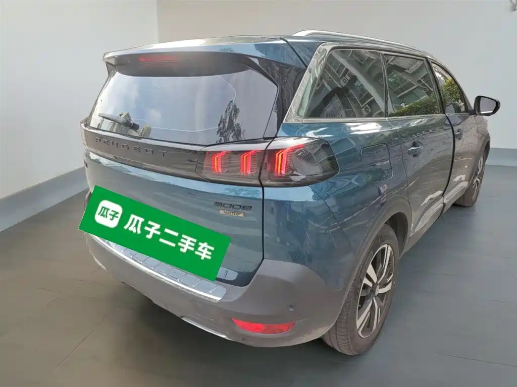 PEUGEOT 5008 2023