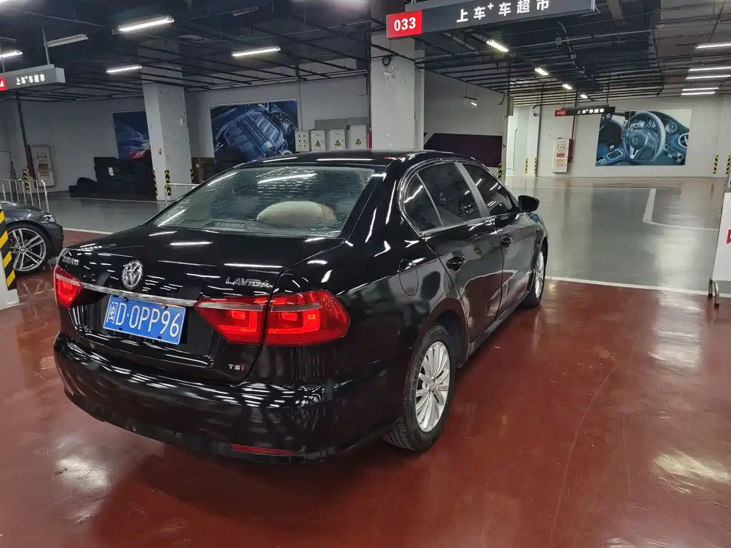 VOLKSWAGEN LAVIDA 2013