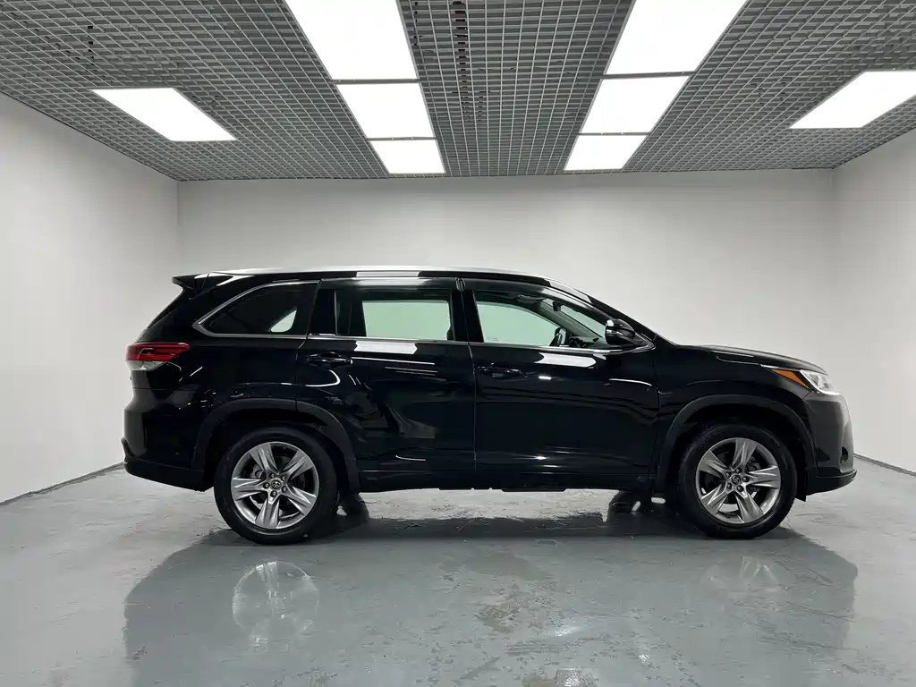 TOYOTA HIGHLANDER 2020