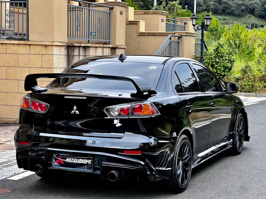 MITSUBISHI LANCER EX 2011