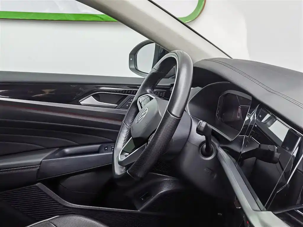 VOLKSWAGEN PASSAT 2022