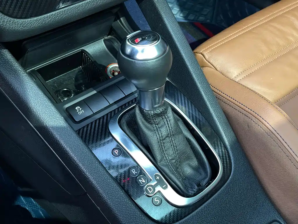 VOLKSWAGEN SCIROCCO 2010