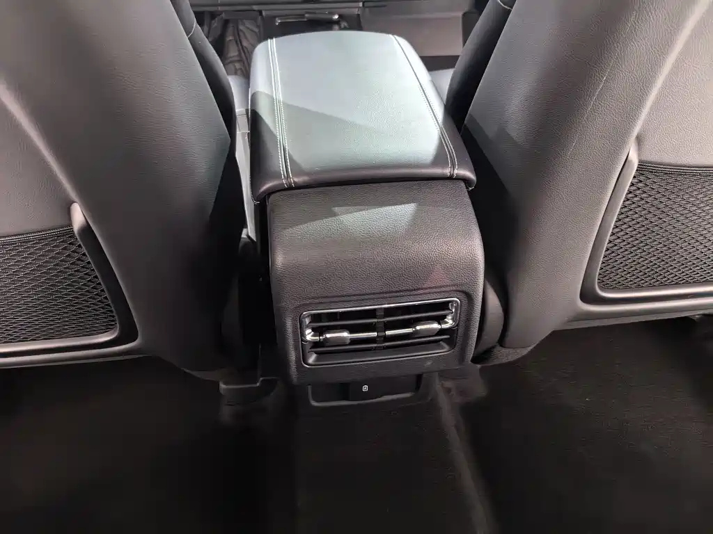 LINCOLN ADVENTURER 2023