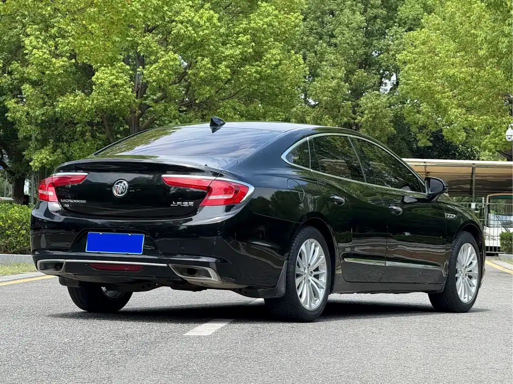 BUICK LACROSSE 2018