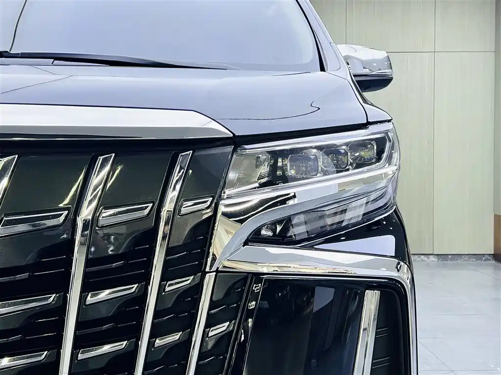 TOYOTA ALPHARD 2018