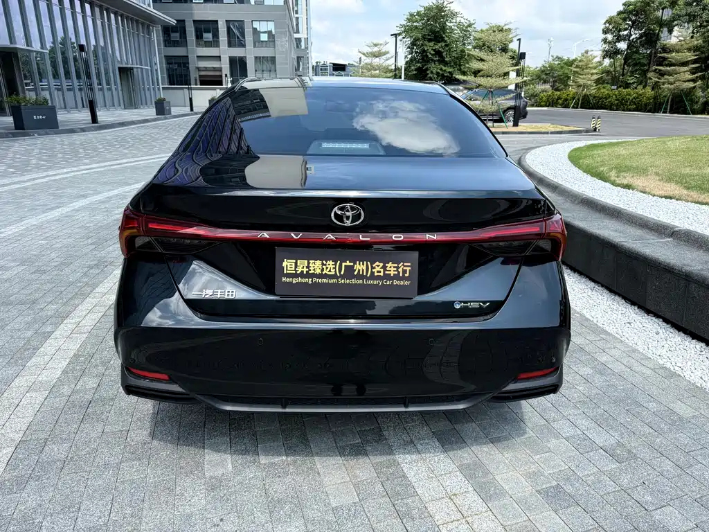 TOYOTA AVALON 2024