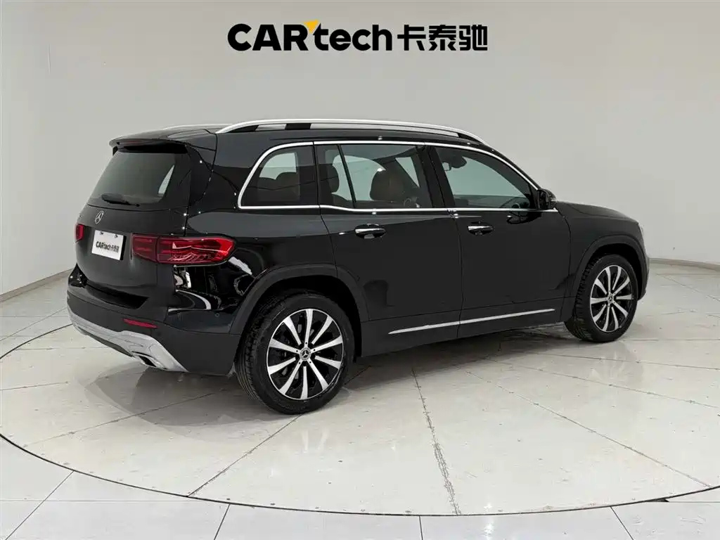 MERCEDES BENZ GLB 2025