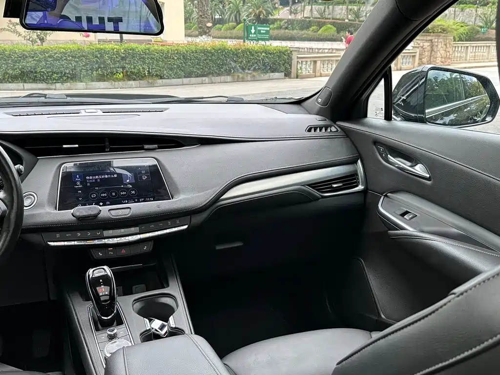 CADILLAC XT4 2021