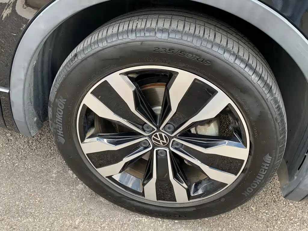 VOLKSWAGEN TIGUAN L 2023