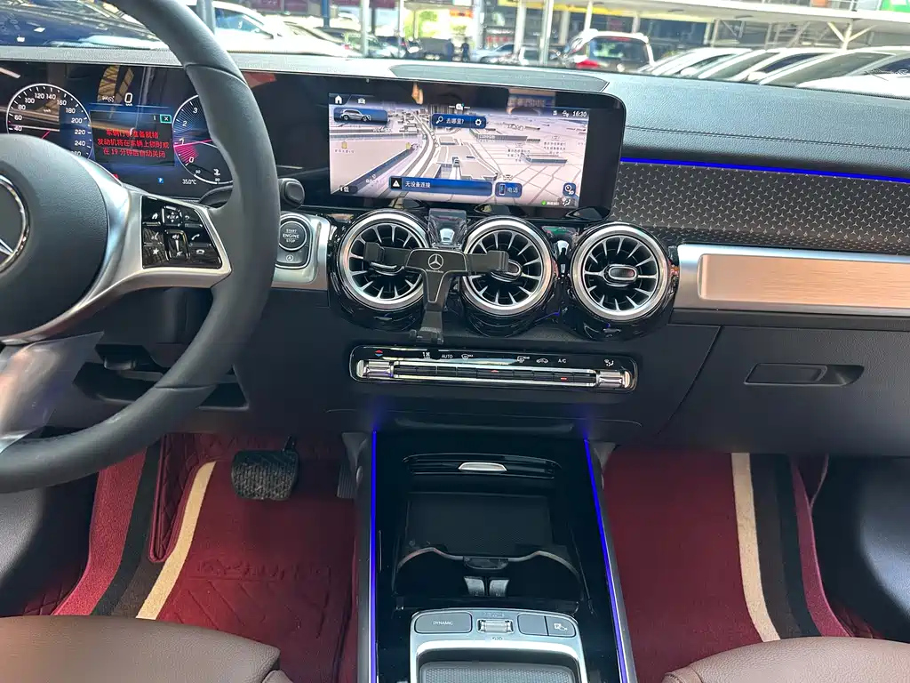 MERCEDES BENZ GLB 2024