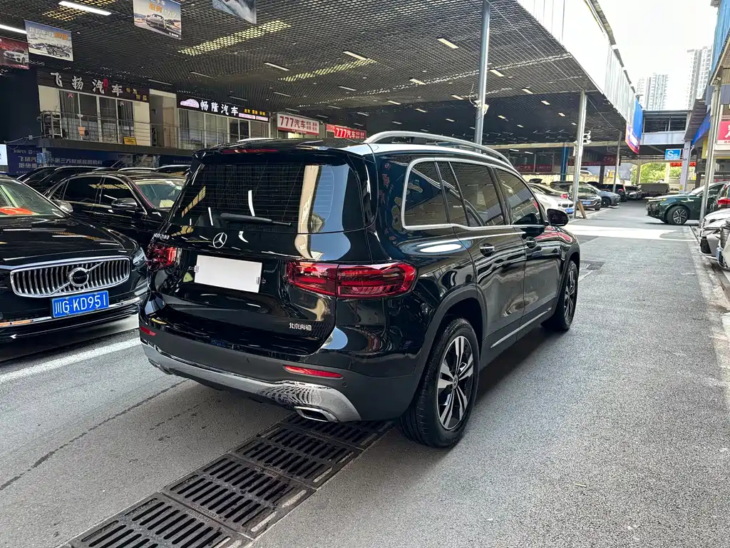 MERCEDES BENZ GLB 2024