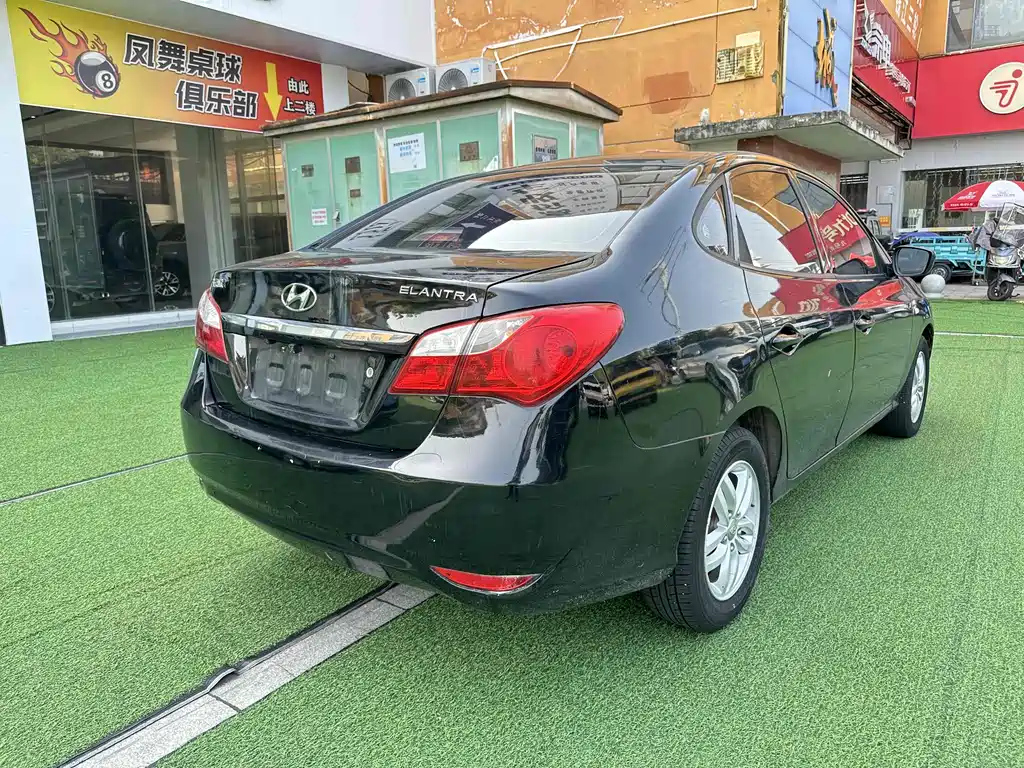 HYUNDAI CELESTA 2011