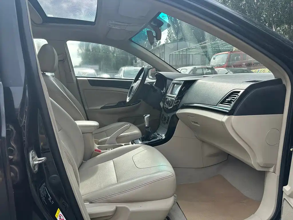 BYD SURUI 2014