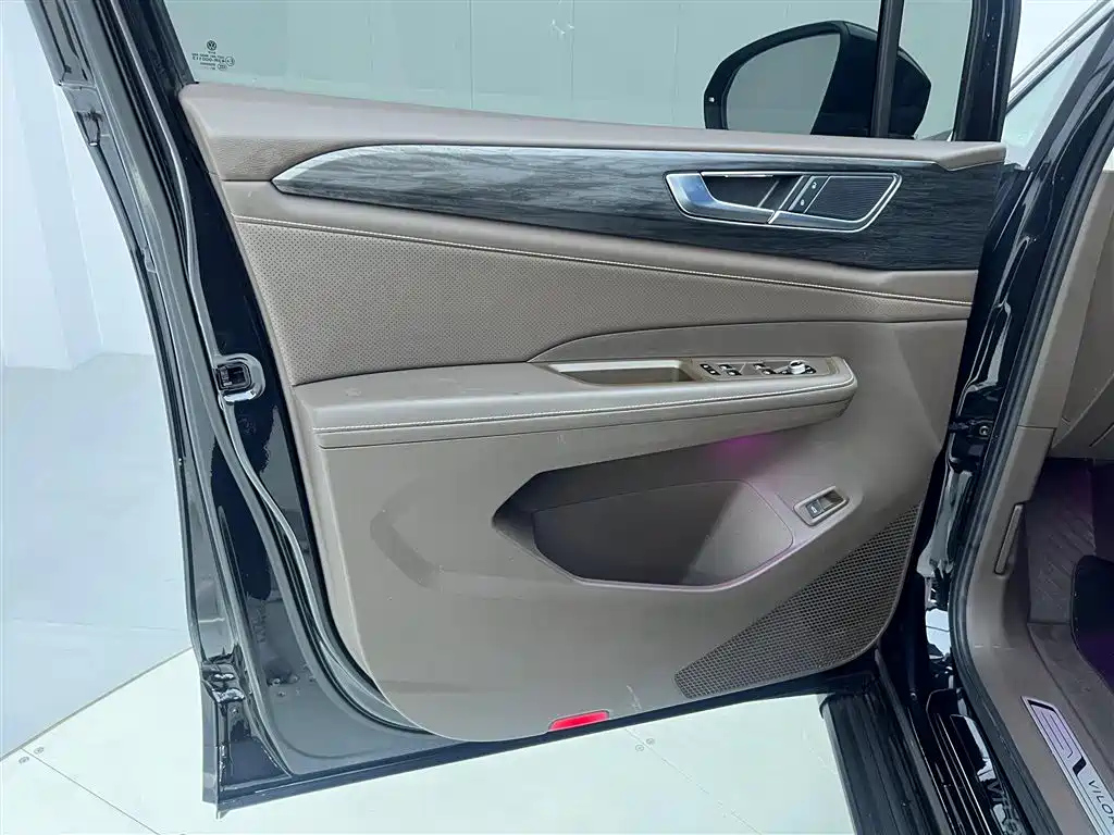 VOLKSWAGEN VILORAN 2022