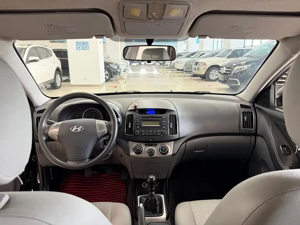 HYUNDAI CELESTA 2014