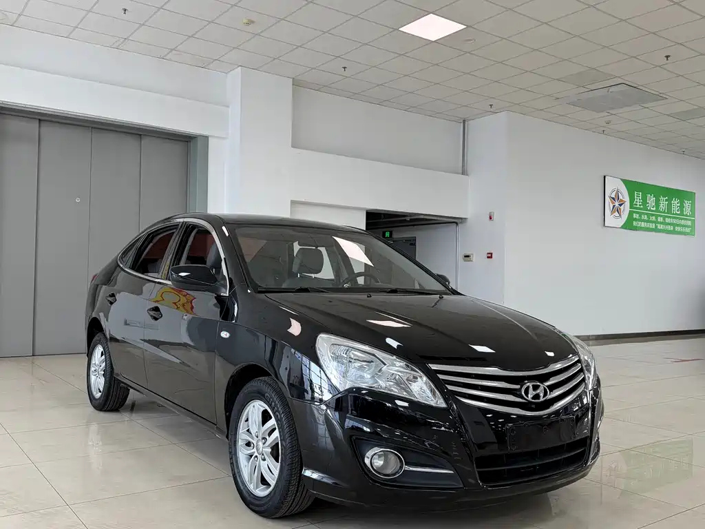 HYUNDAI CELESTA 2014