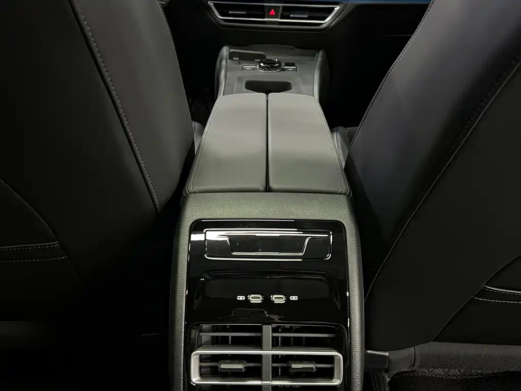 VOLKSWAGEN TIGUAN L 2025