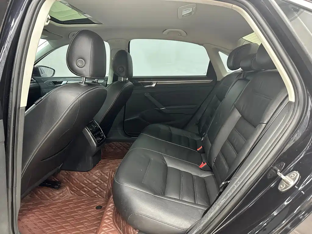 VOLKSWAGEN PASSAT 2019