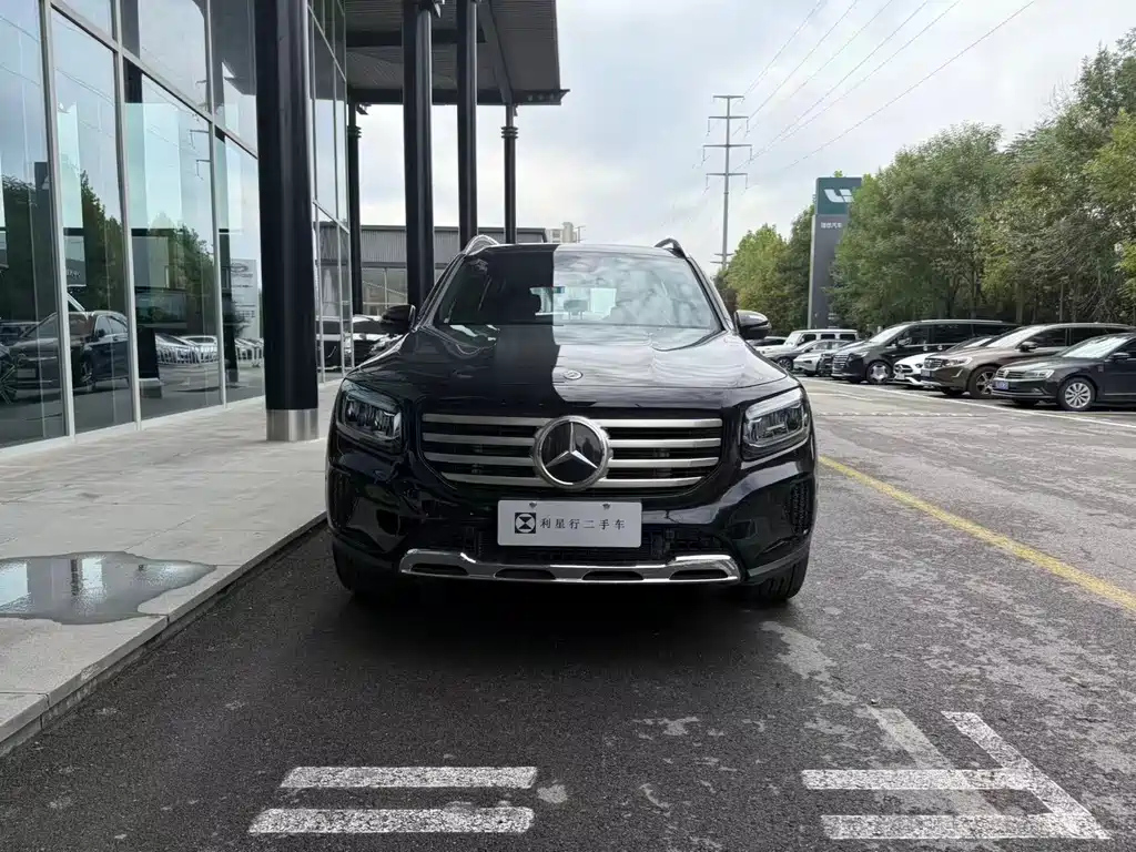 MERCEDES BENZ GLB 2024