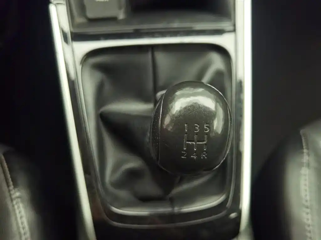 NISSAN SYLPHY 2018