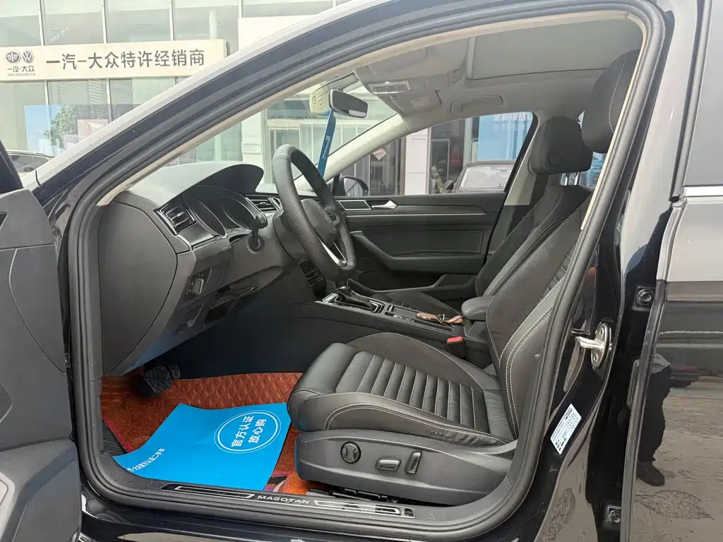 VOLKSWAGEN MAGOTAN 2021