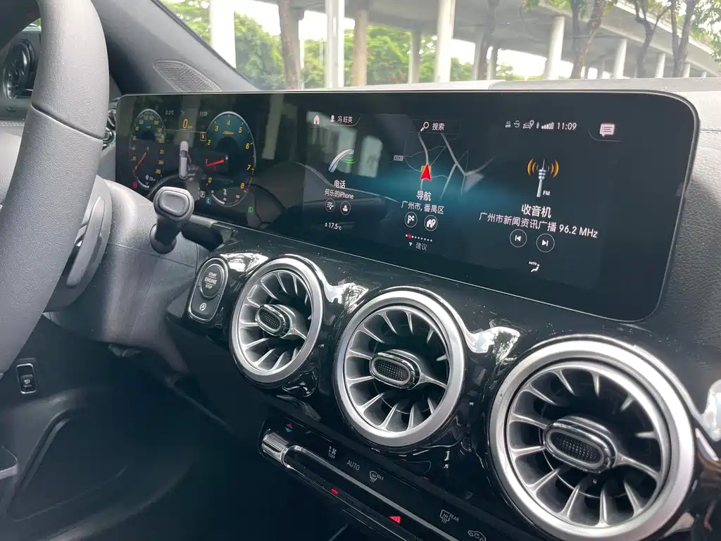 MERCEDES BENZ GLA 2022