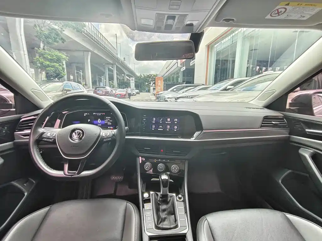 VOLKSWAGEN SAGITAR 2022