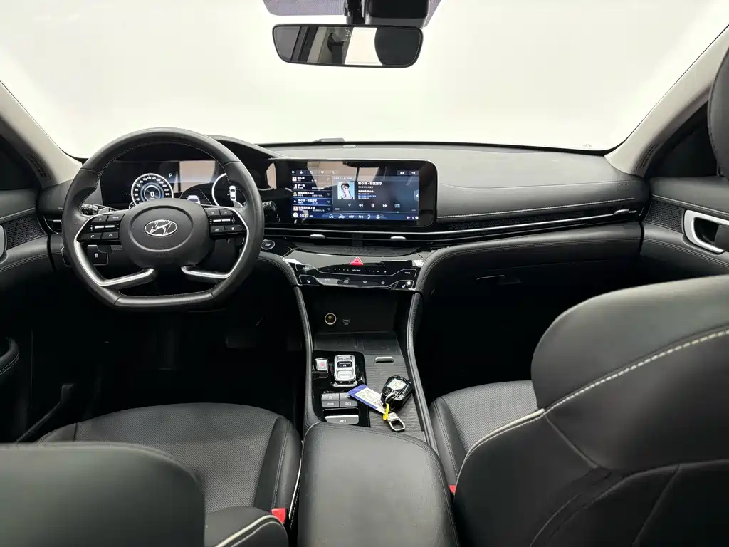 HYUNDAI MISTRA 2021