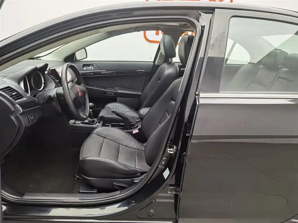 MITSUBISHI LANCER EX 2013