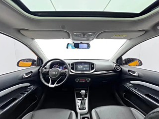 KIA VENUE  2021 YEAR 1.4L CVT YEAR 2021