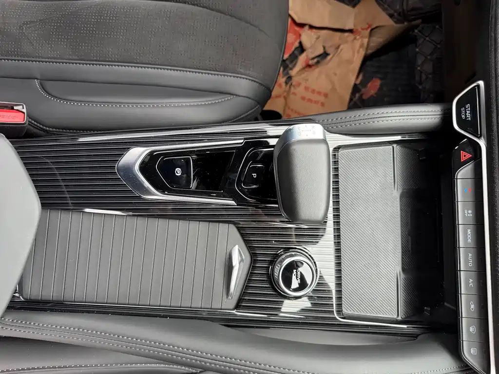 GEELY AUTO MONJARO 2024
