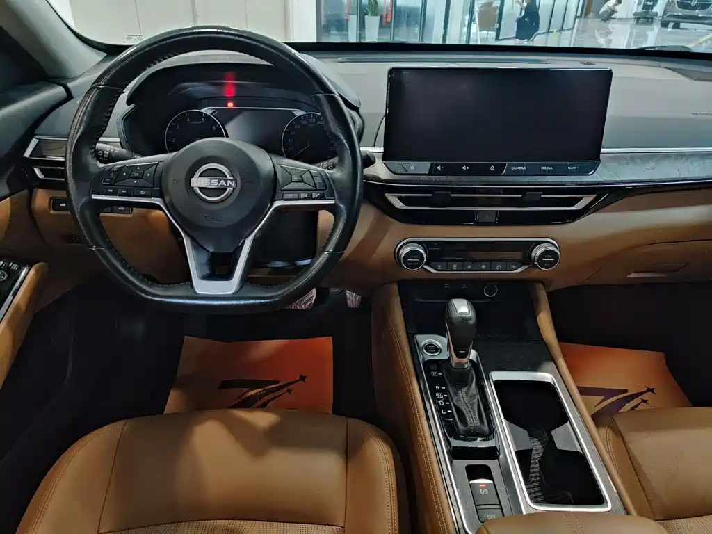 NISSAN TEANA 2023