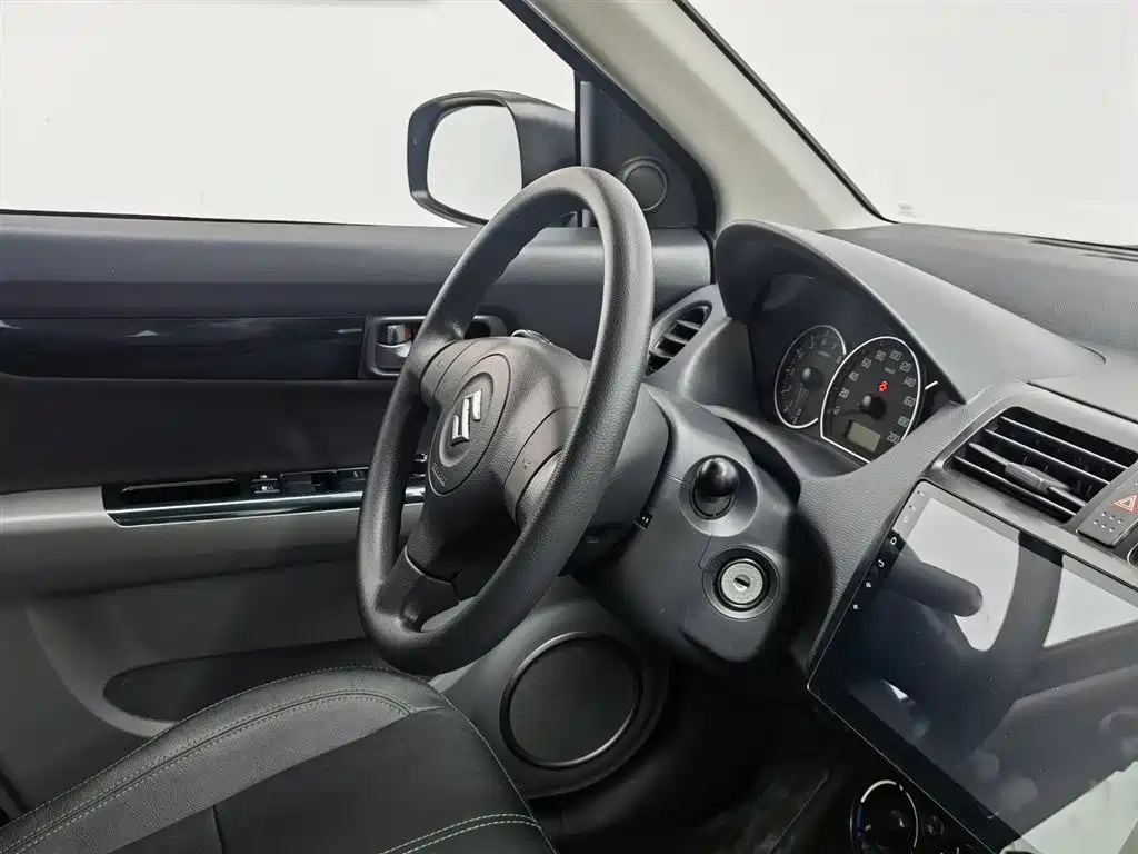SUZUKI SWIFT 2017