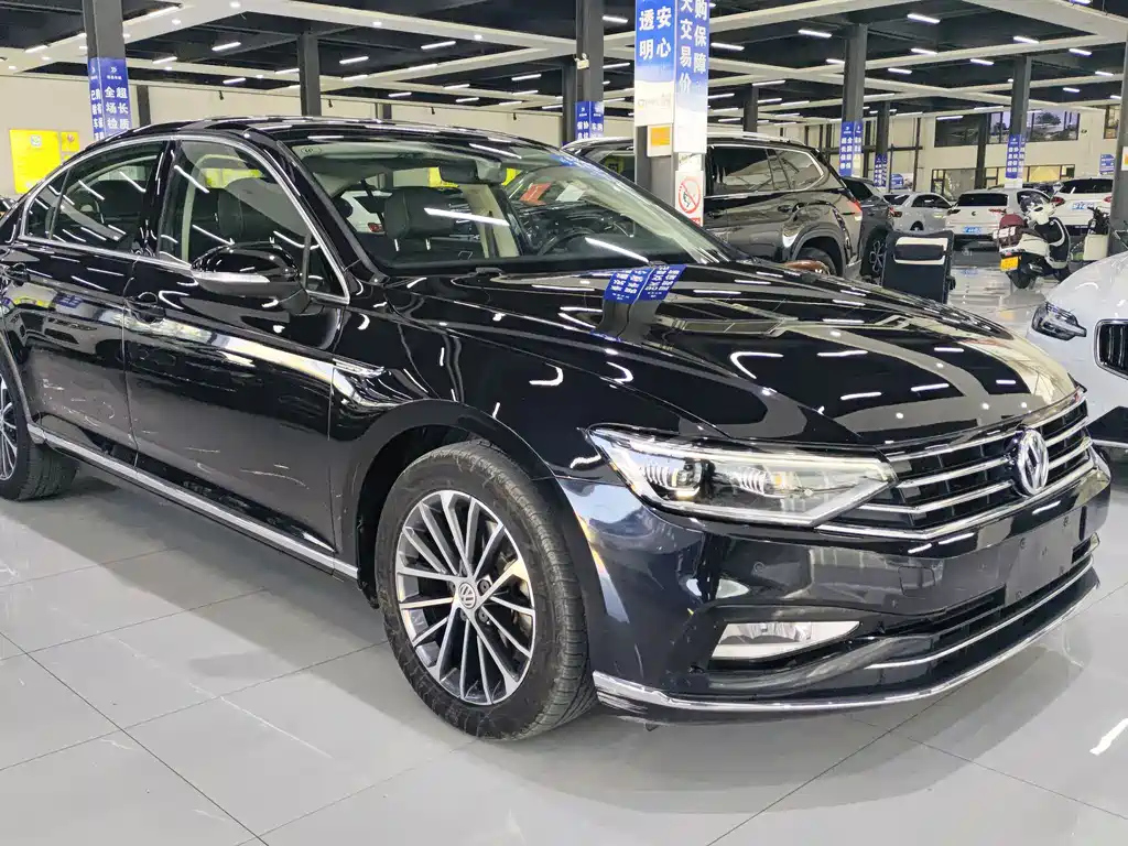 VOLKSWAGEN MAGOTAN 2020