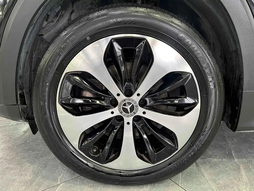 MERCEDES BENZ GLB 2021