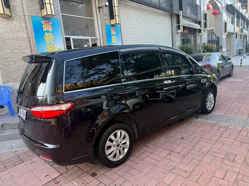 LUXGEN BIG 7 MPV 2017
