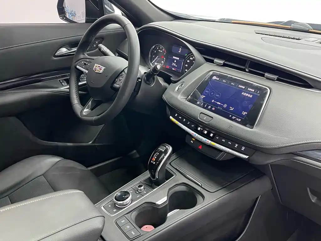 CADILLAC XT4 2021