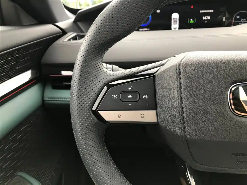 CHANGAN UNI-V SMART IDD 2024