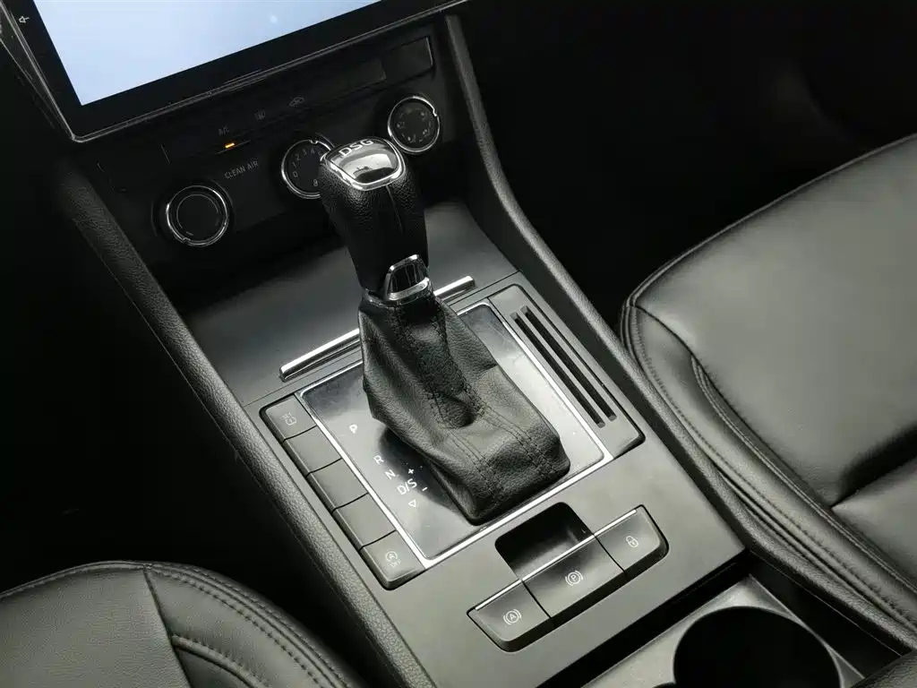 SKODA SUPERB 2018
