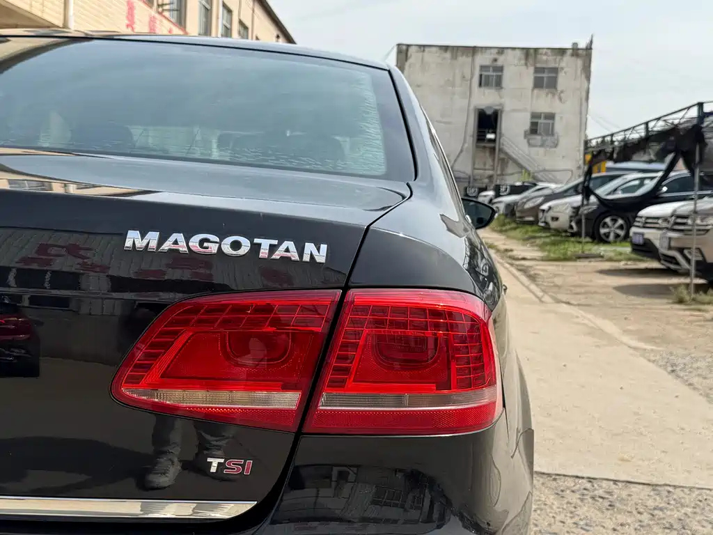 VOLKSWAGEN MAGOTAN 2016