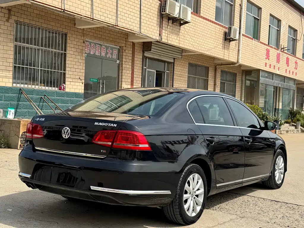 VOLKSWAGEN MAGOTAN 2016