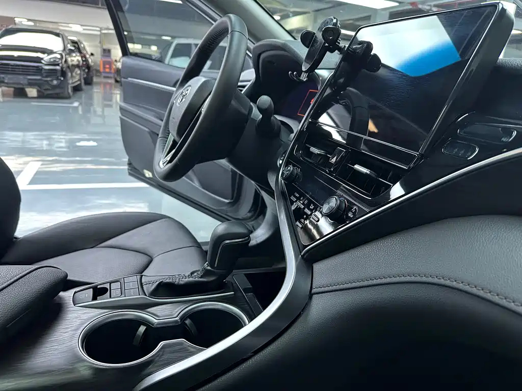 TOYOTA CAMRY 2023