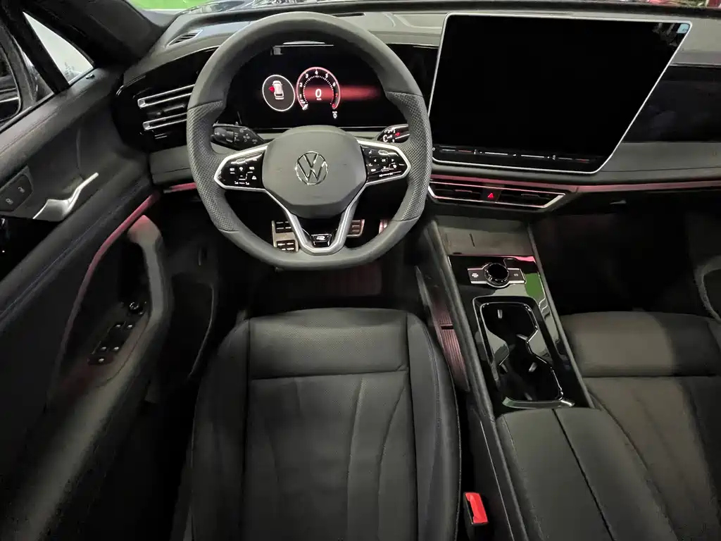 VOLKSWAGEN TIGUAN L 2025