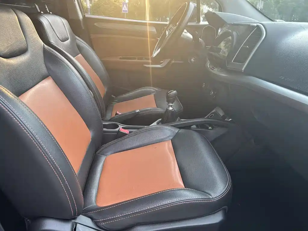 JAC REFINE S3 2015