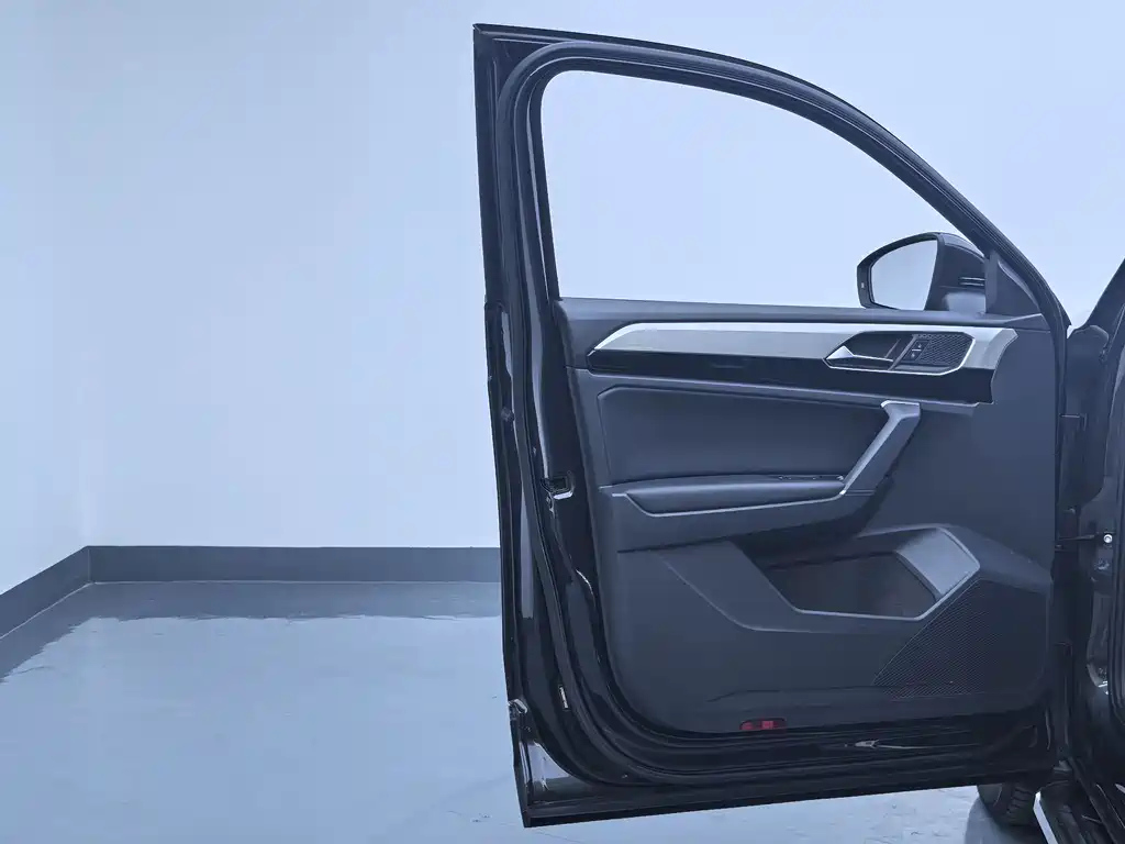 VOLKSWAGEN TAYRON 2019