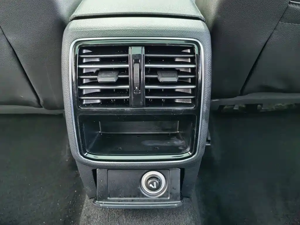 VOLKSWAGEN MAGOTAN 2017