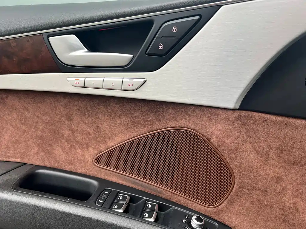 AUDI A8 2013