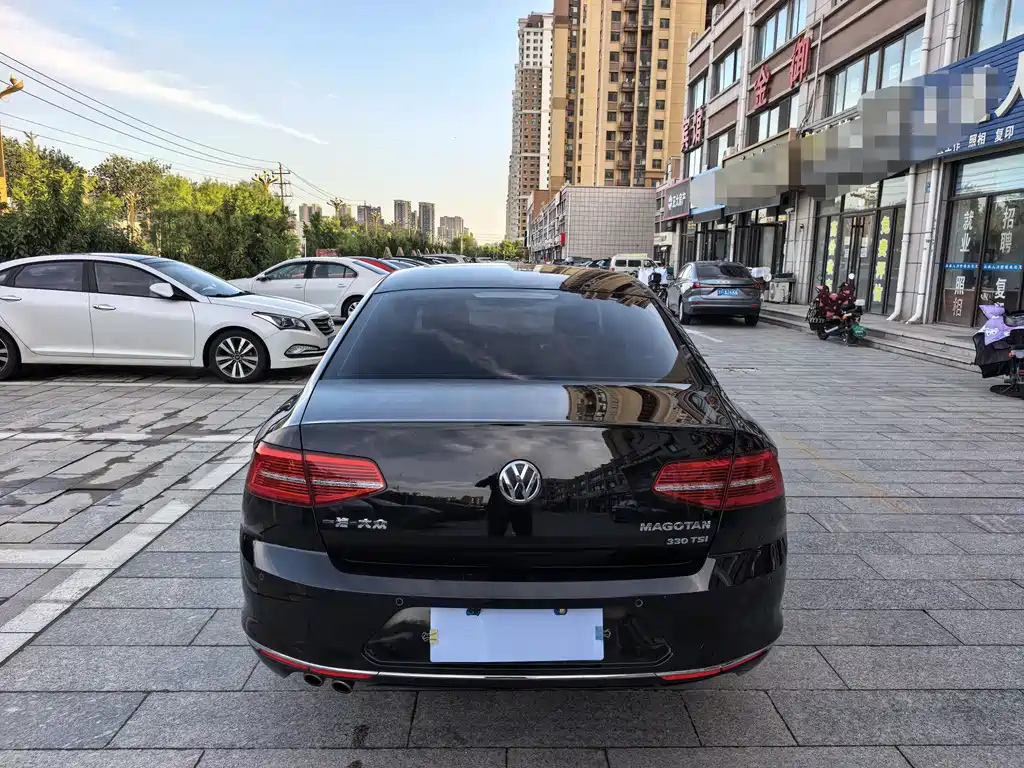 VOLKSWAGEN MAGOTAN 2017